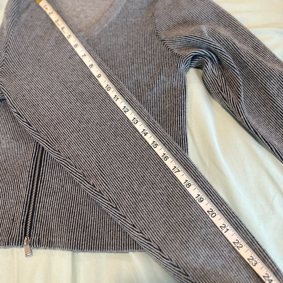 Wild Fable Women's XXL Zip-Front Navy & White Ribbed Cardigan Thick Sweater. - Picture 6 of 14